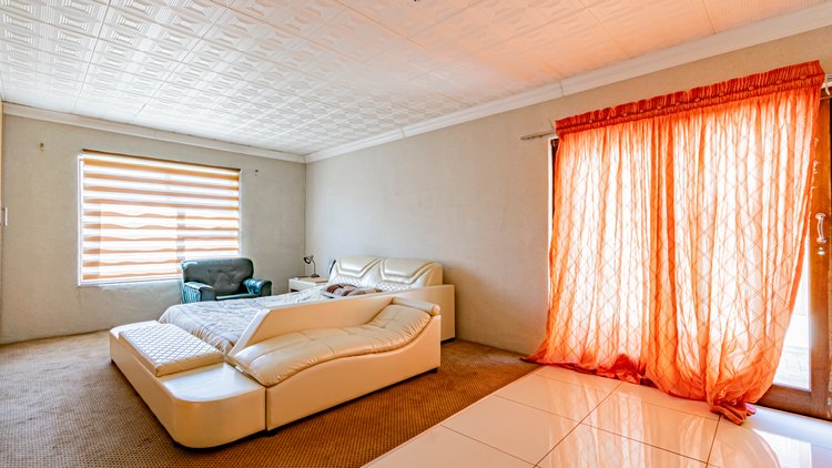 Image for Captivating Double Storey Home in Eldoraigne Online Auction