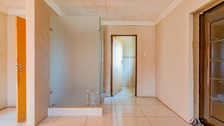 Image for Captivating Double Storey Home in Eldoraigne Online Auction