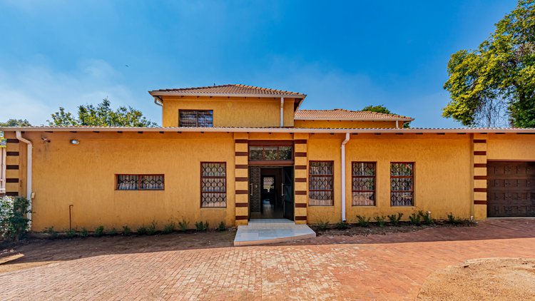 Image for Captivating Double Storey Home in Eldoraigne Online Auction