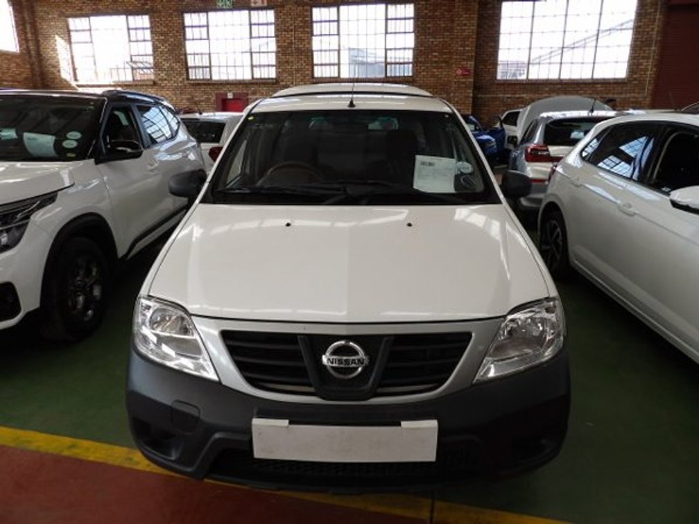 2021 NISSAN NP200 1.6  A/C SAFETY PACK P/U S/C