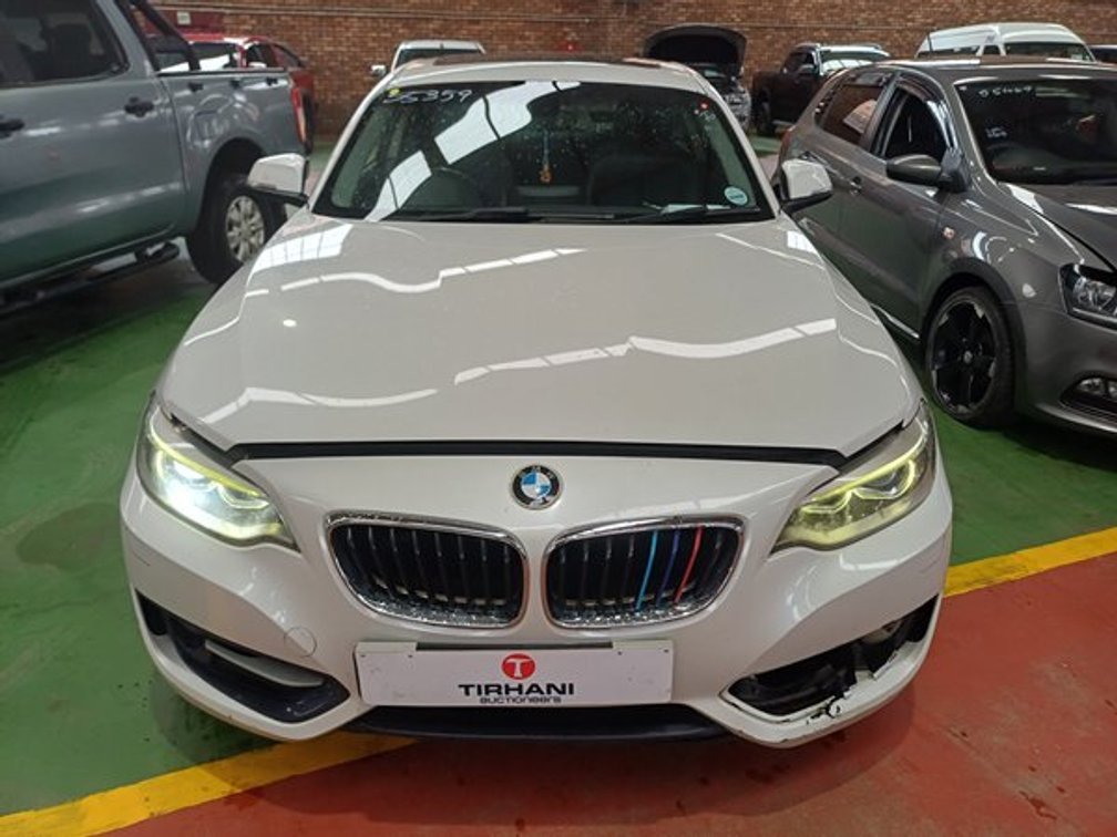 2016 BMW 220i SPORT LINE A/T(F22)