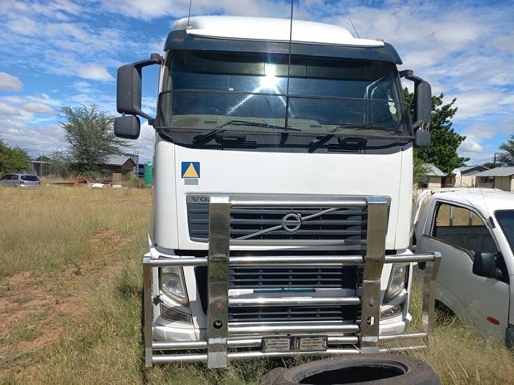 VOLVO FH TRUCK TRACTOR