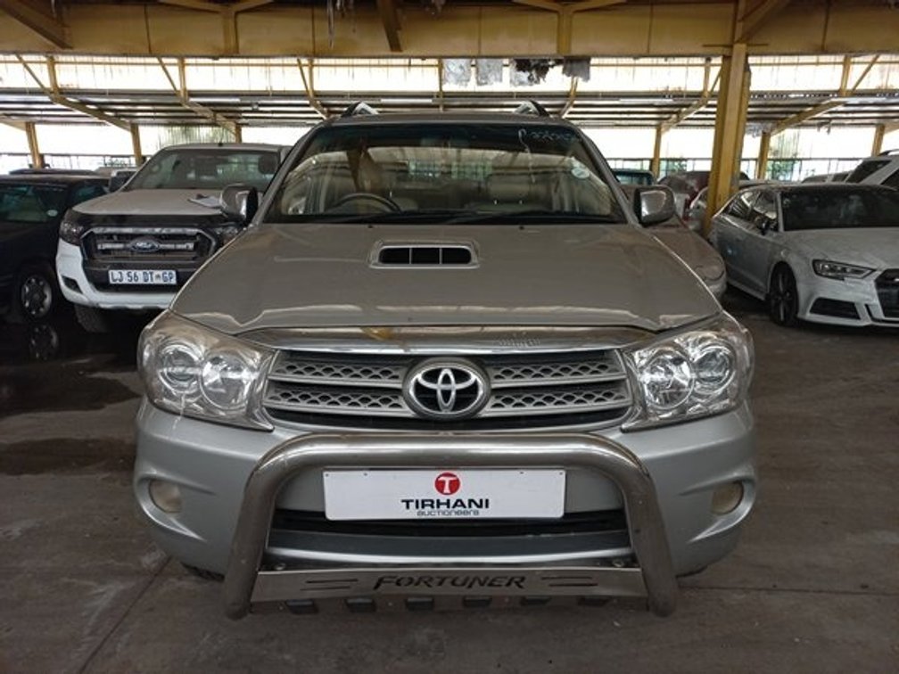 TOYOTA FORTUNER