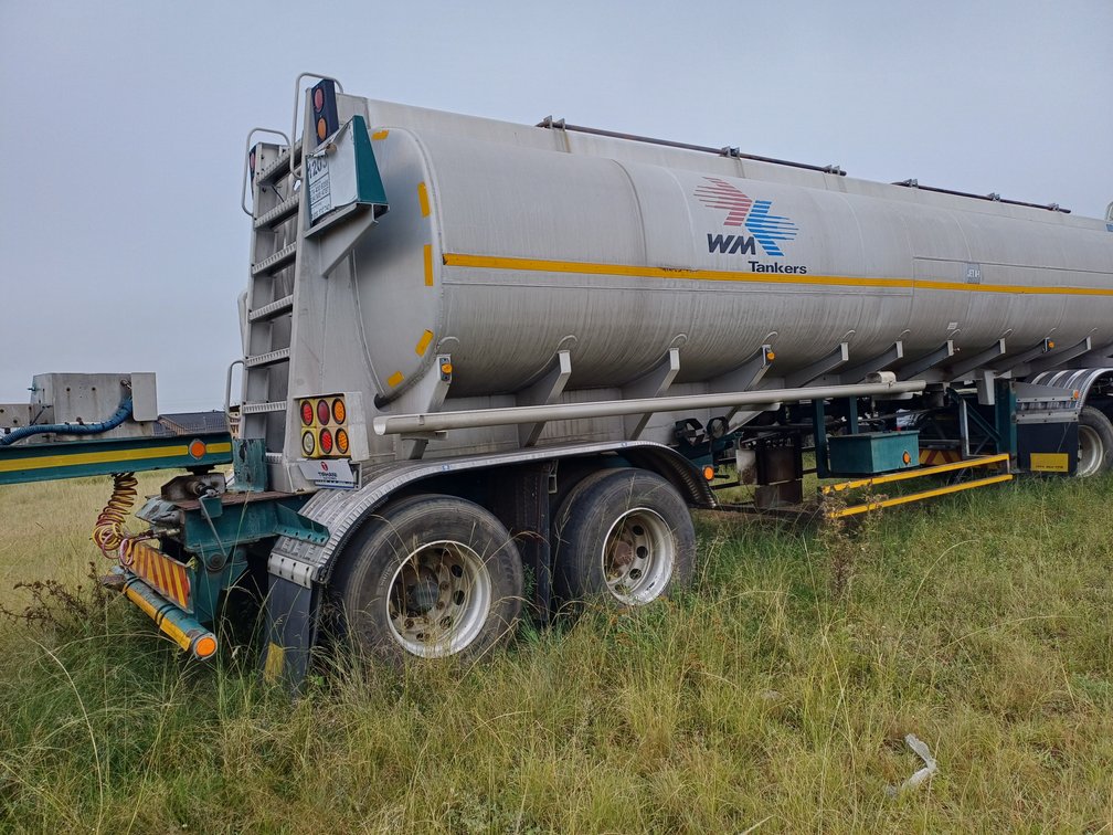 D & M TANKER