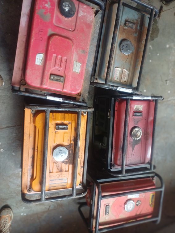 1 X RED RHINO, 1 X INGCO, 1 X ELLIES FBG2800 CX, 1 X DEKO AND 1 X SUNNY GENERATORS