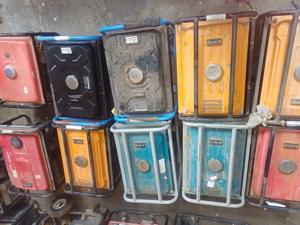 3 X INGCO,  1 X SUNNY,  2 X TRADE PROFFESIONAL,  2 X TOTAL, 1 X RED RHINO AND  1 X RYOBI GENERATORS