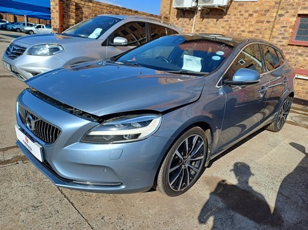 Image for 2017  VOLVO V40 D3 INSCRIPTION GEARTRONIC