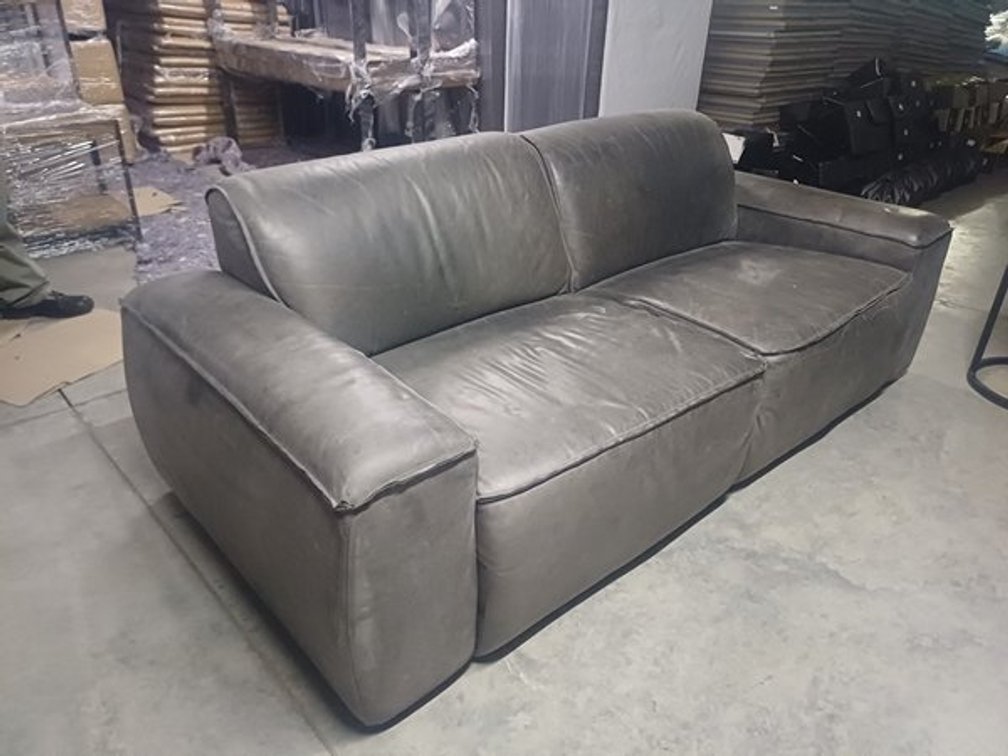 2 SEATER COUCH  X1