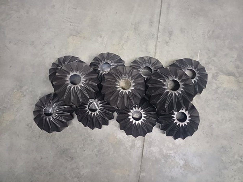 BLACK ROUND VASE  (OBJEY DINING TABLE)  X11