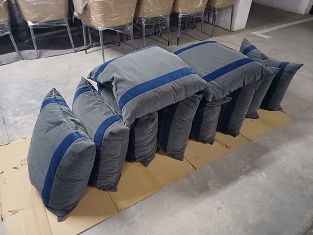 COUCH SCATTER BIG - GREY & BLUE LINE  X10