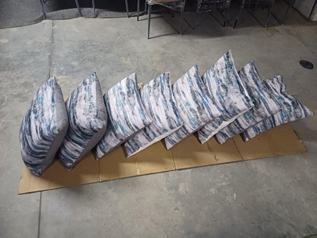 COUCH SCATTERS BIG - BLUE PATTERN X8