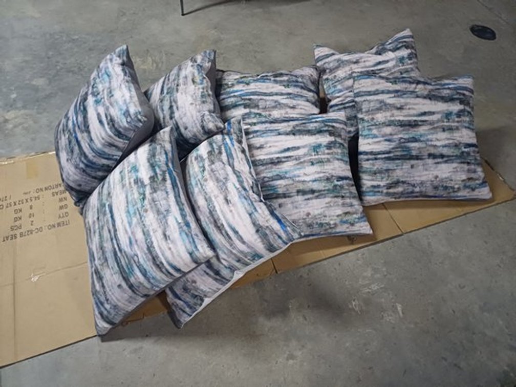 COUCH SCATTERS BIG - BLUE PATTERN X8