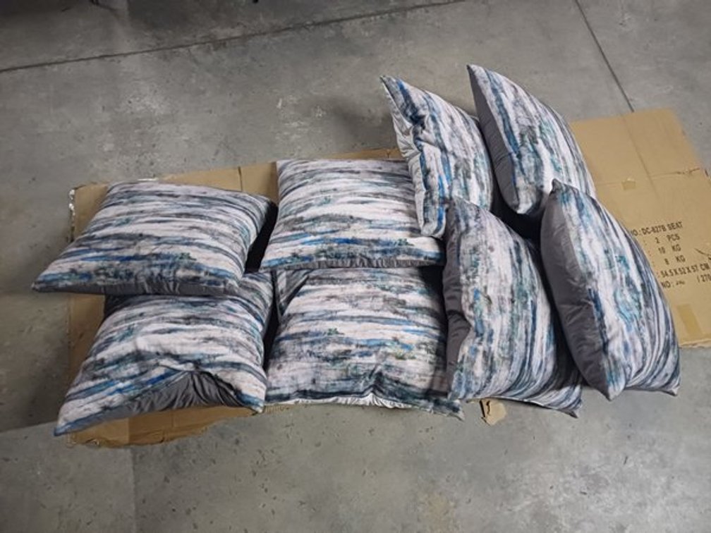 COUCH SCATTERS BIG - BLUE PATTERN  X8