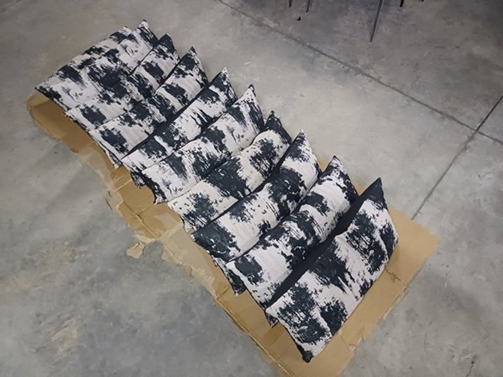 BED SCATTERS - SMALL BLACK & WHITE PATTERN  X10