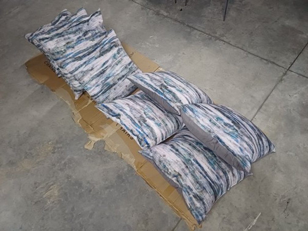 COUCH SCATTERS BIG - BLUE PATTERN X8