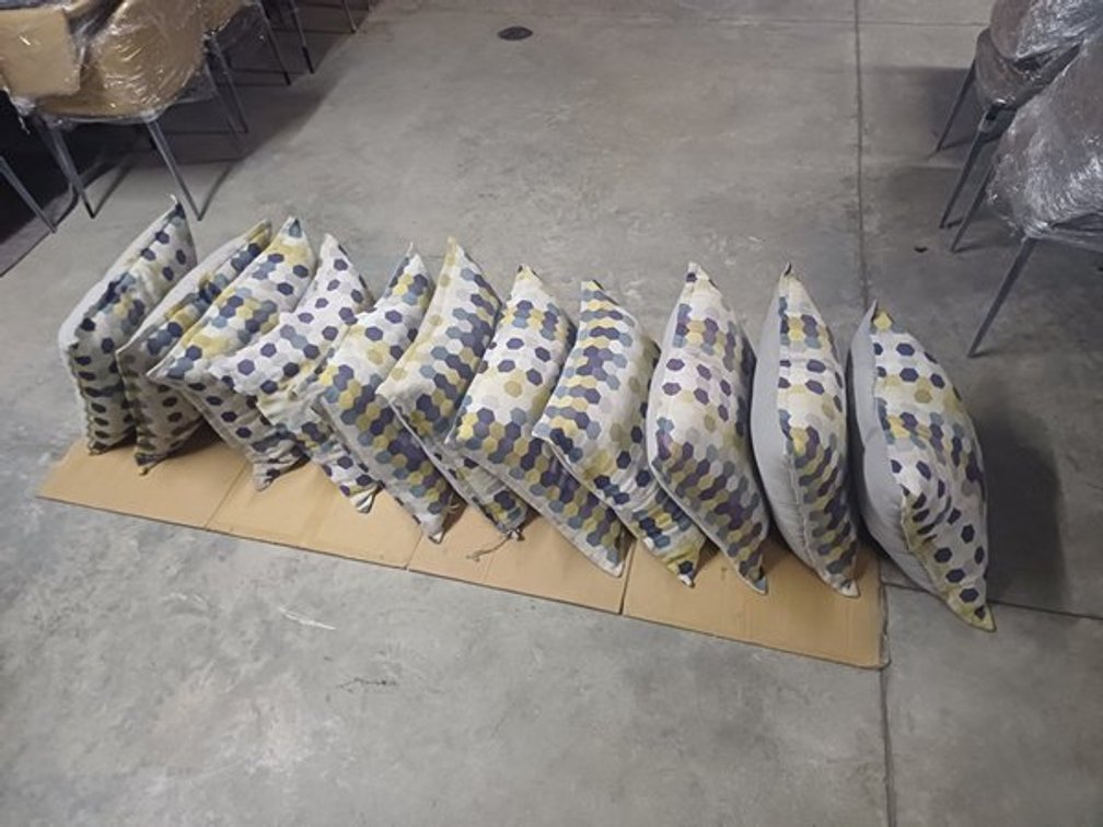 COUCH SCATTERS BIG - HEXAGON  X10