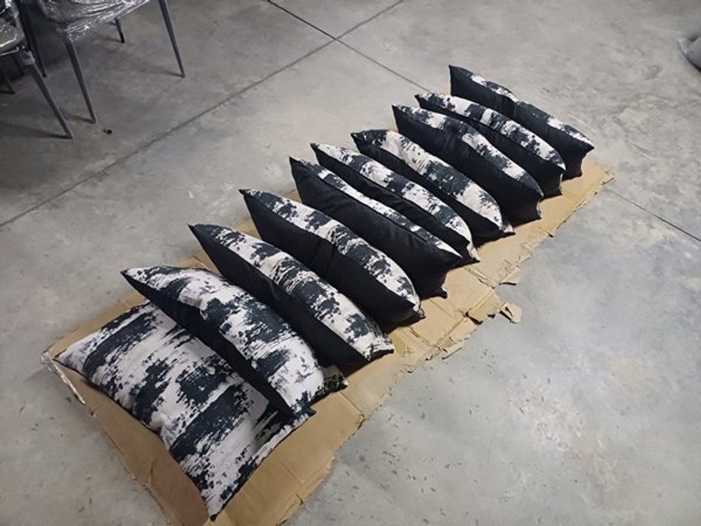 BED SCATTERS - SMALL BLACK & WHITE PATTERN  X10