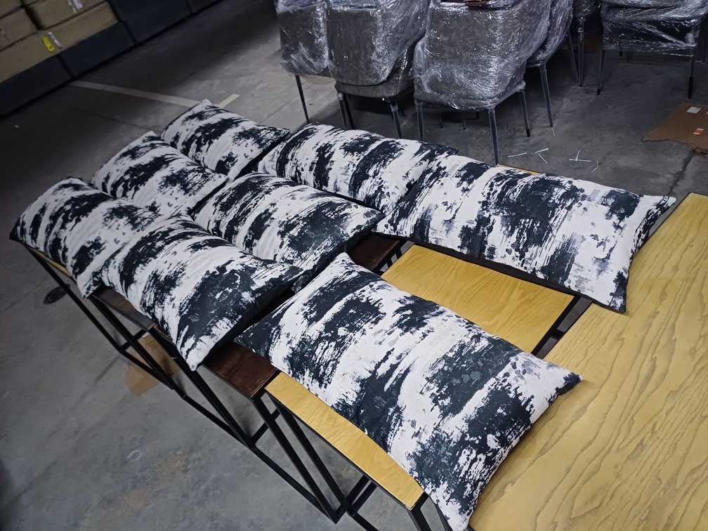 BED SCATTERS - SMALL BLACK & WHITE PATTERN  X8
