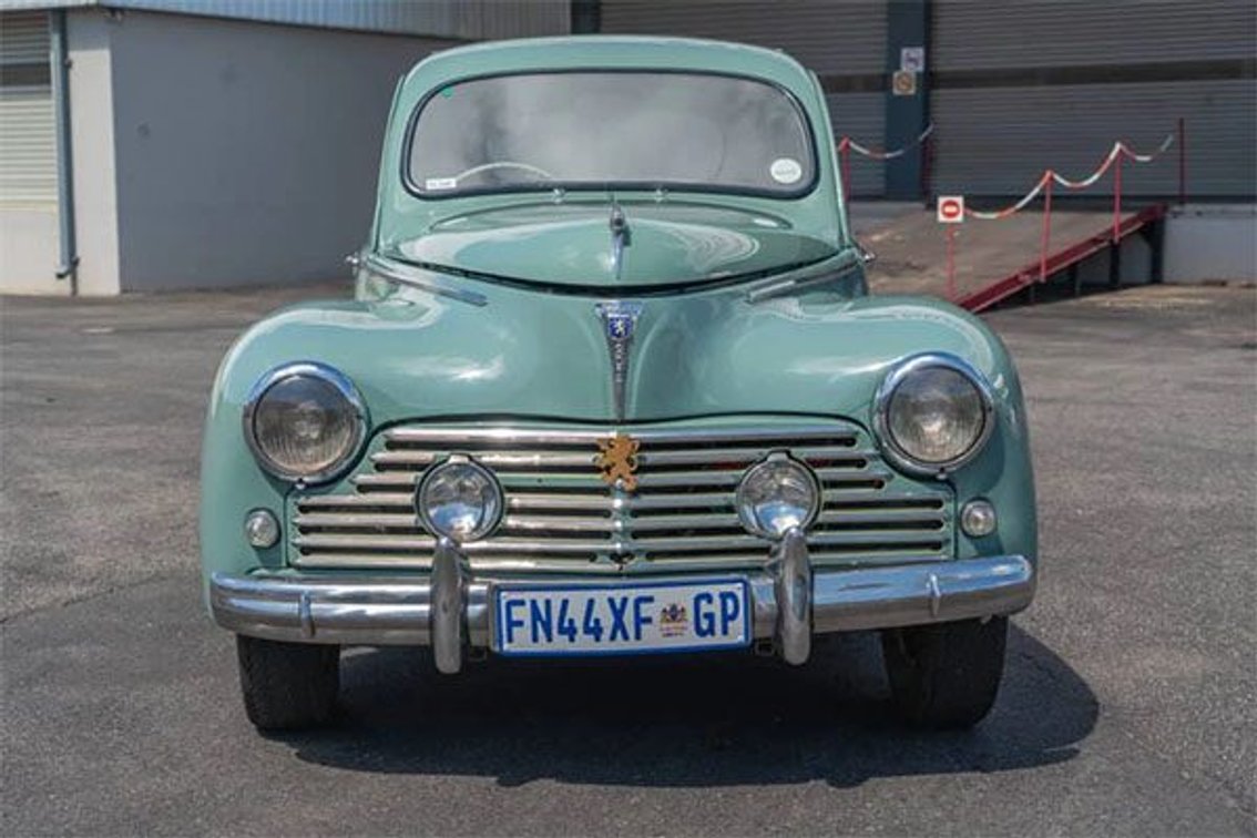 1958 Peugeot 203 - Sedan