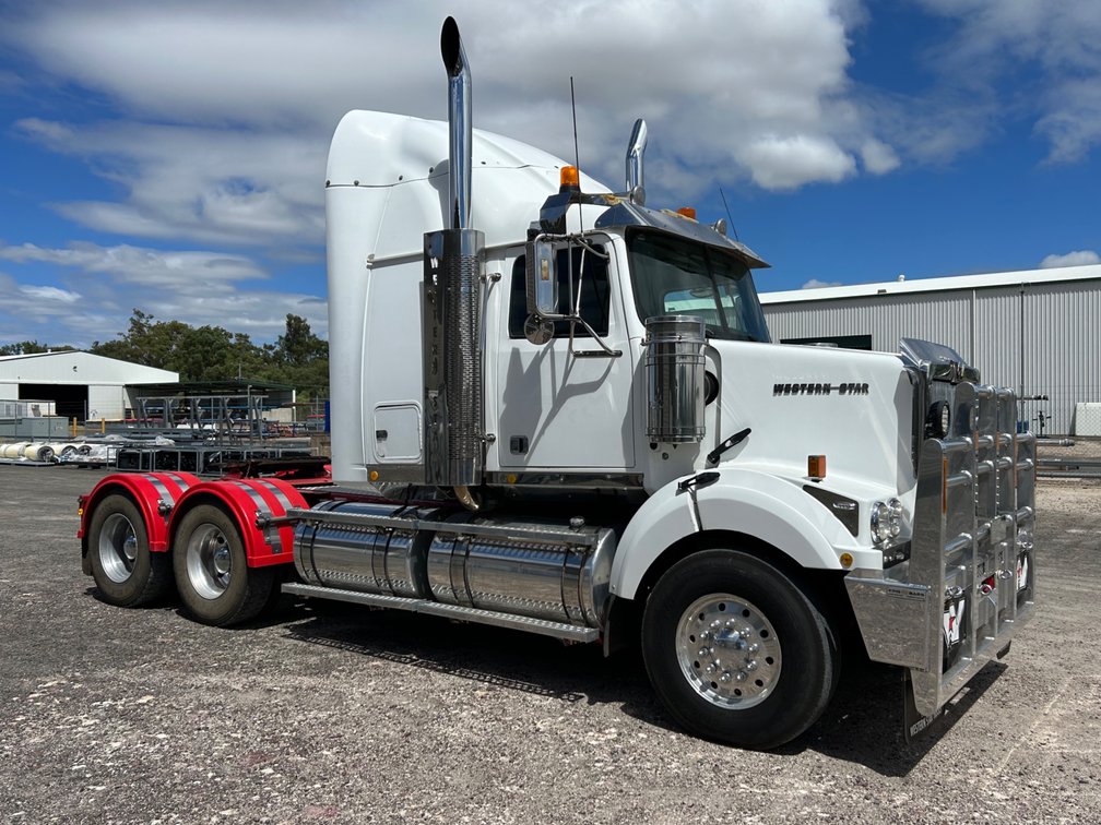 2011 WESTERN STAR 4800 6X4 PRIME MOVER