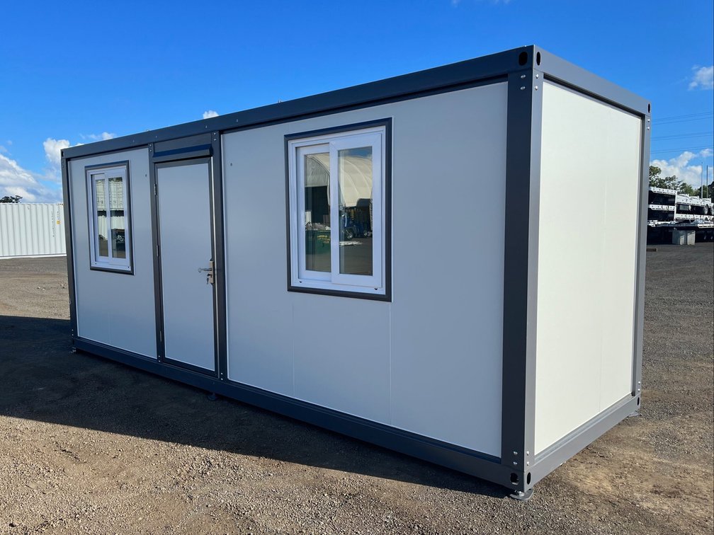 UNUSED 2 ROOM ACCOMMODATION AND SHOWER | TOILET BLOCK UNIT