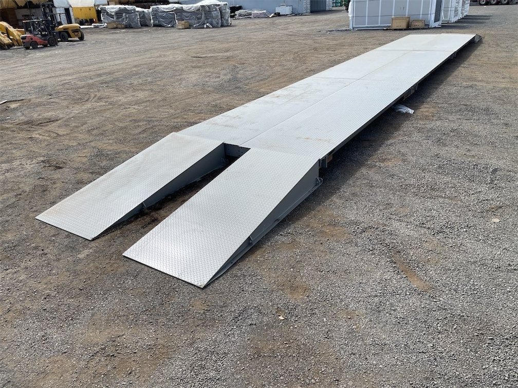 UNUSED 100T TRUCK SCALES / WEIGH BRIDGE WITH RAMPS
