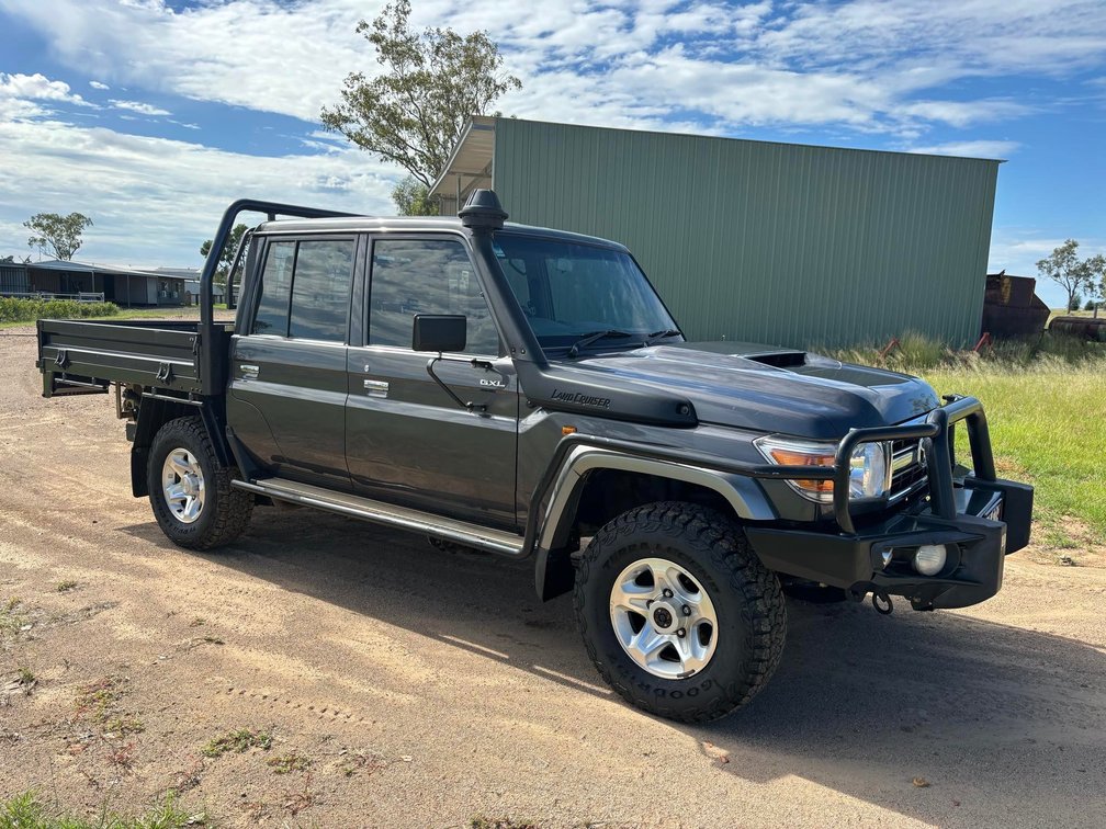 2019 TOYOTA LANDCRUISER GXL DUAL CAB 4X4 TRAY BACK UTE