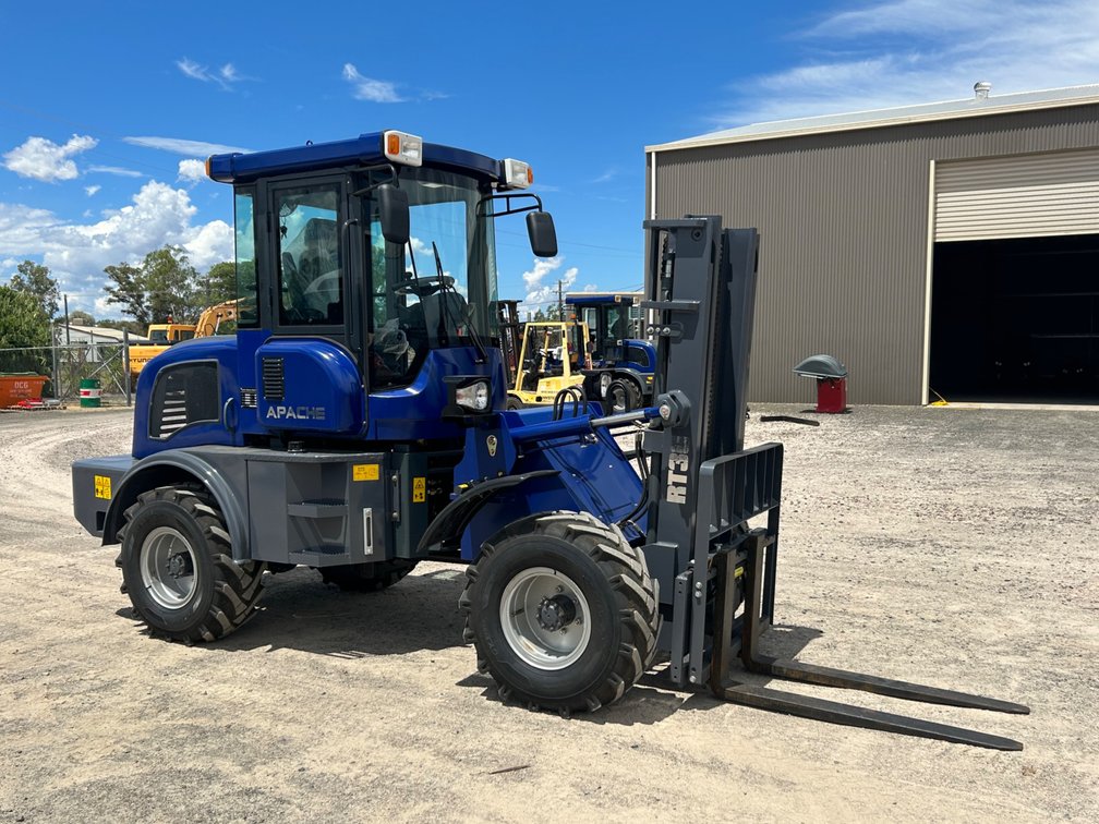 UNUSED 2023 APACHE ROUGH TERRAIN 3.0 TONNE FORKLIFT