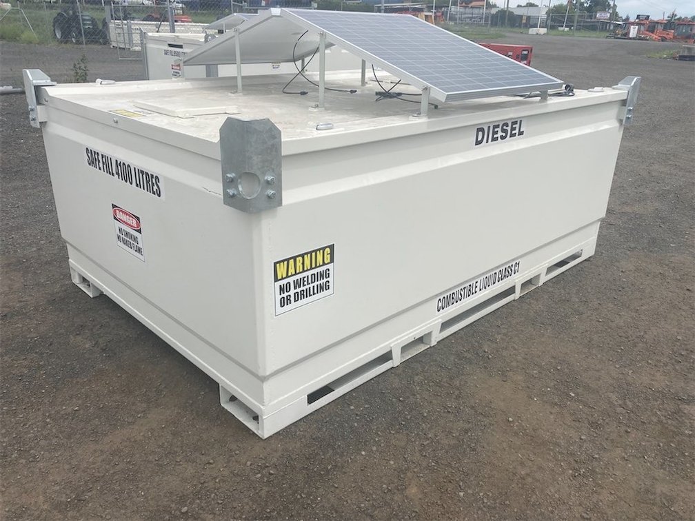 UNUSED 4100L BUNDED FUEL STORAGE CUBE / TANK WITH SOLAR POWERED PUMP