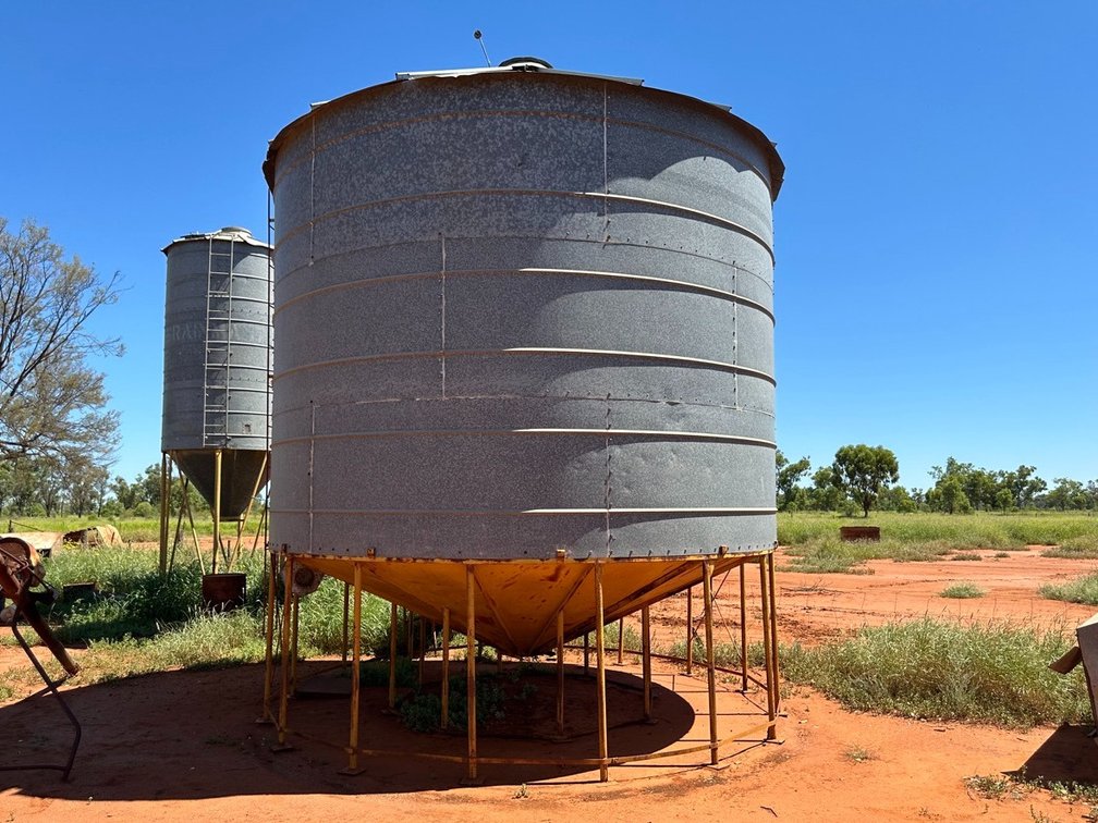 SHERWELL 40 TONNE GRAIN BIN