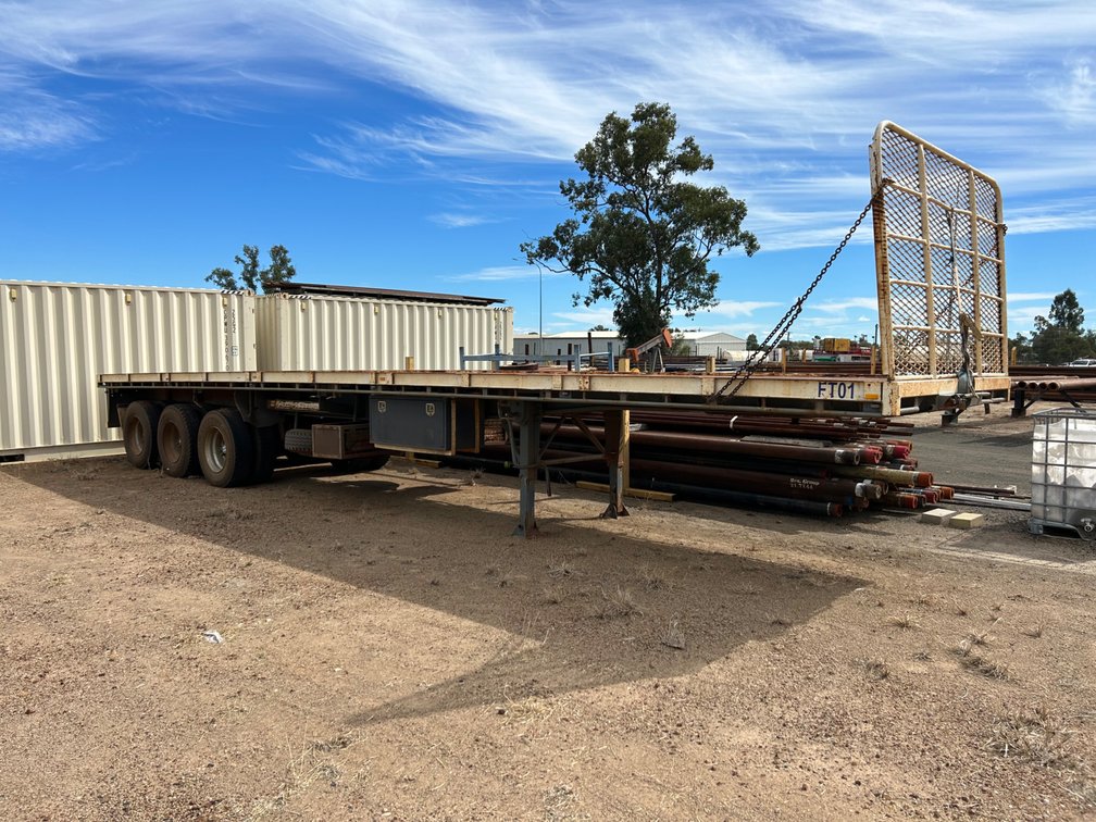 1988 LUSTY TRI AXLE FLAT TOP