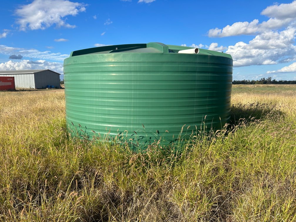 TOOWOOMBA PLASTICS 25,000L POLY WATER TANK