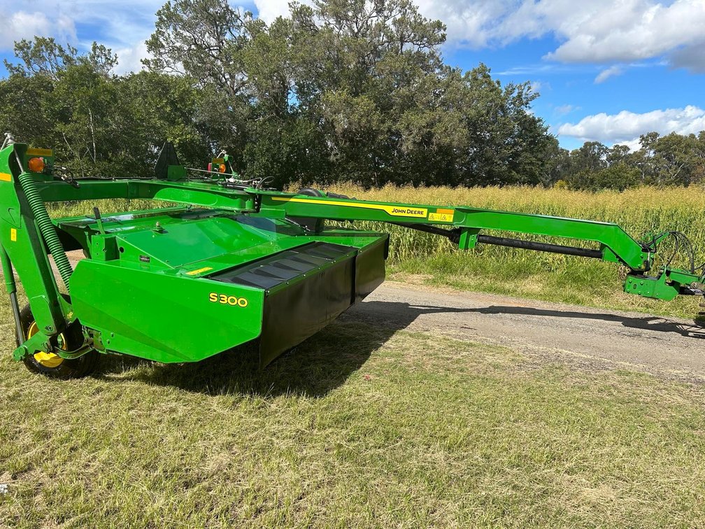 2022 JOHN DEERE S300 SIDE-PULL MOWER CONDITIONER