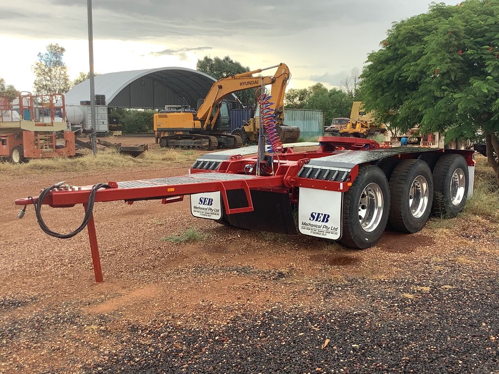 MICK MURRAY TRI AXLE DOLLY 