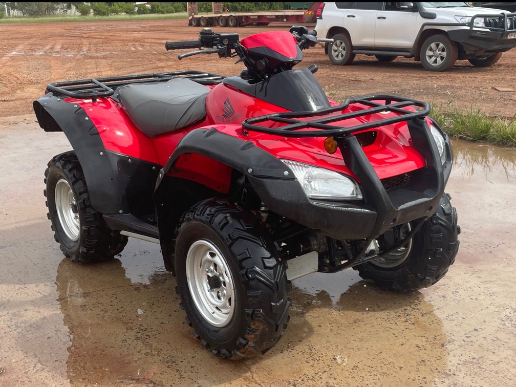 HONDA TRX680 4X4 QUAD MOTORBIKE 