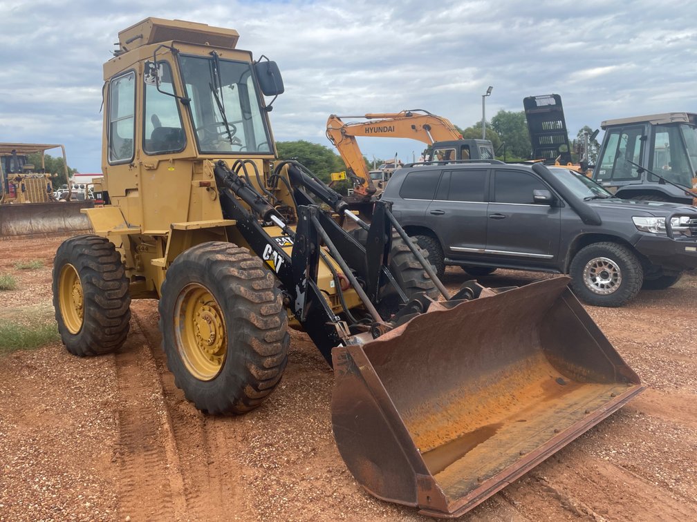 CATERPILLAR 910 FRONT END WHEEL LOADER 