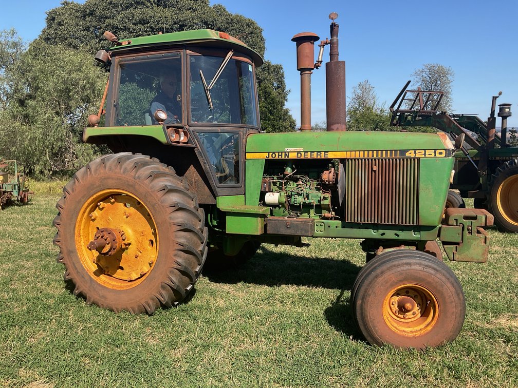 4250 JOHN DEERE TRACTOR