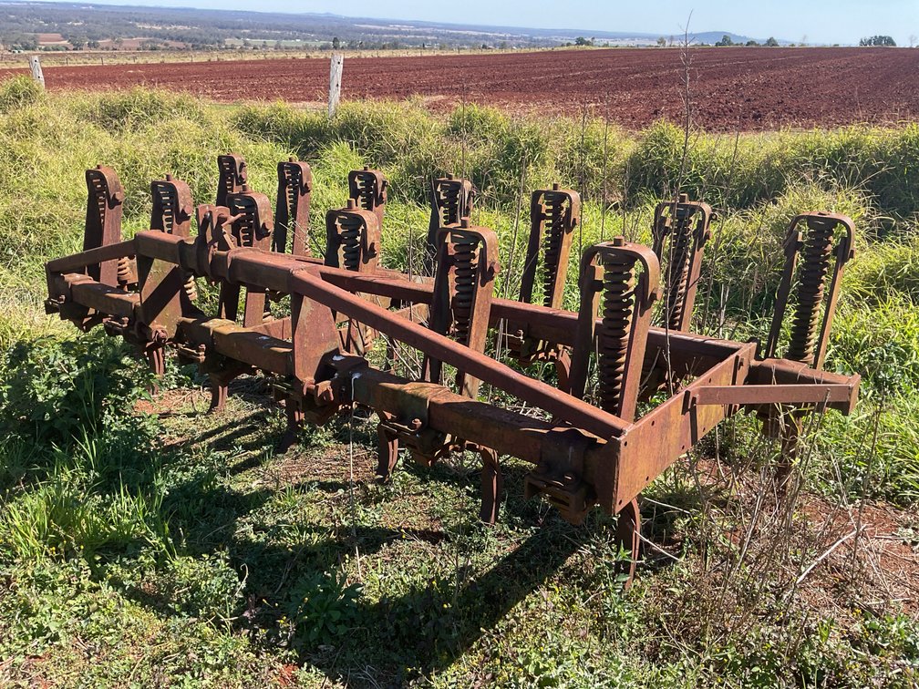 13 TYNE 3PL CHISEL PLOUGH