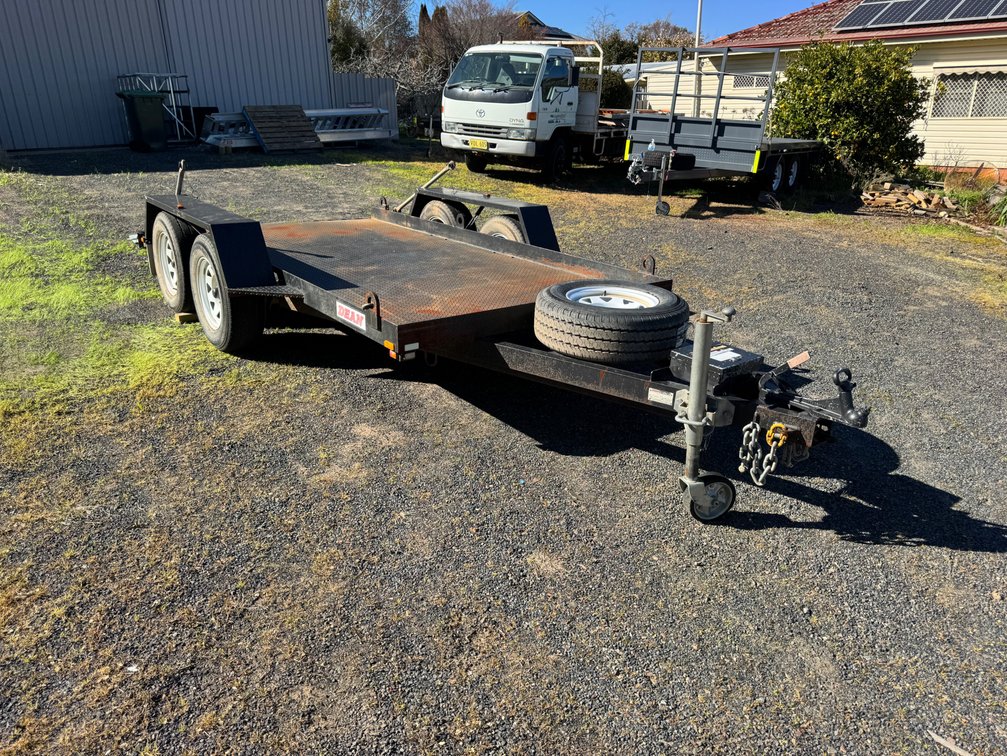 2016 DEAN TRAILERS 3.5T DUAL AXLE TRAILER WITH LOADING RAMPS