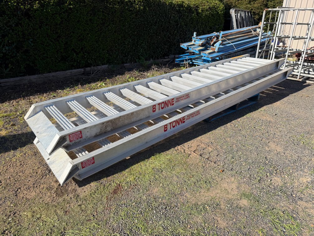8-TONNE MACHINERY LOADING RAMPS