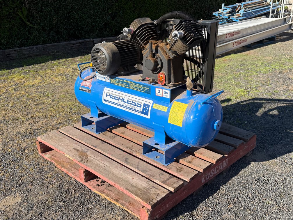 2017 PEERLESS 415V INDUSTRIAL AIR COMPRESSOR