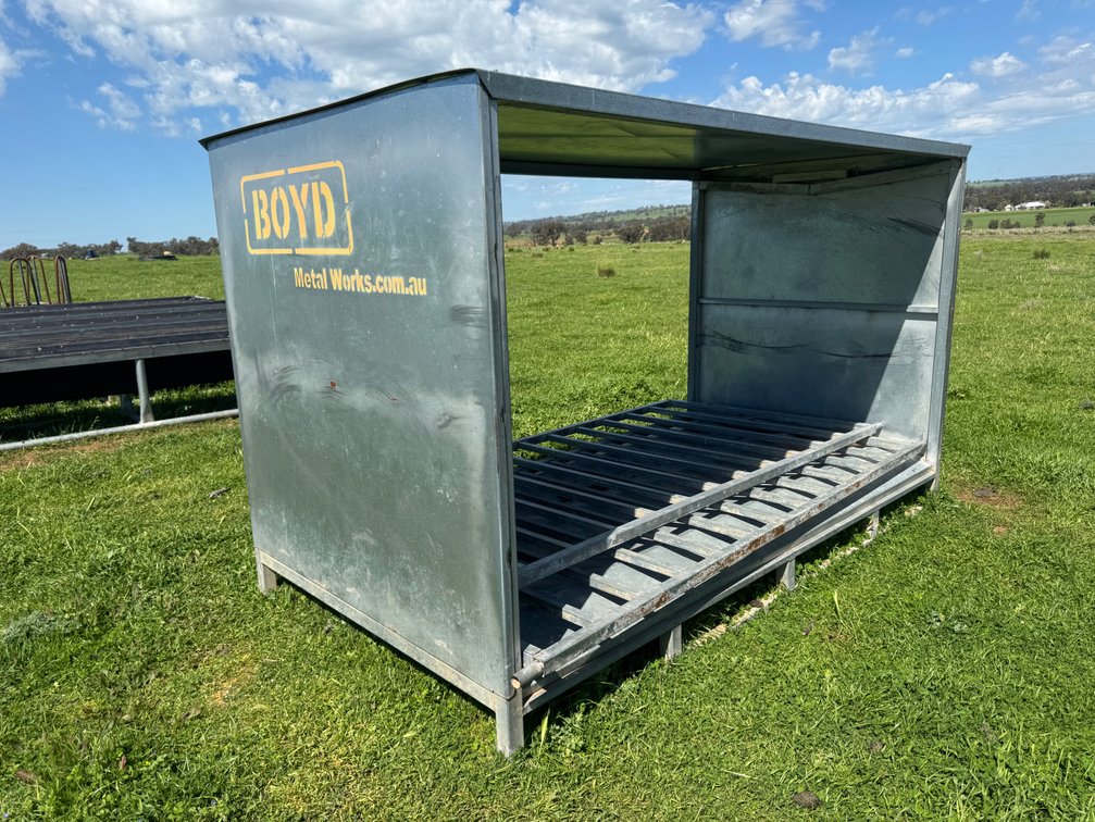 1 x BOYD METAL WORKS GALVANISED HAY FEEDER