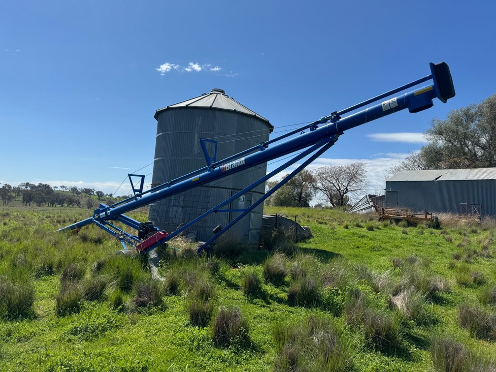 BRANDT 847A-HP GRAIN AUGER WITH KOHLER 25HP ENGINE