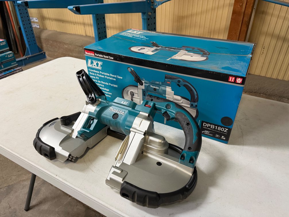 NEW MAKITA 18V CORDLESS BANDSAW