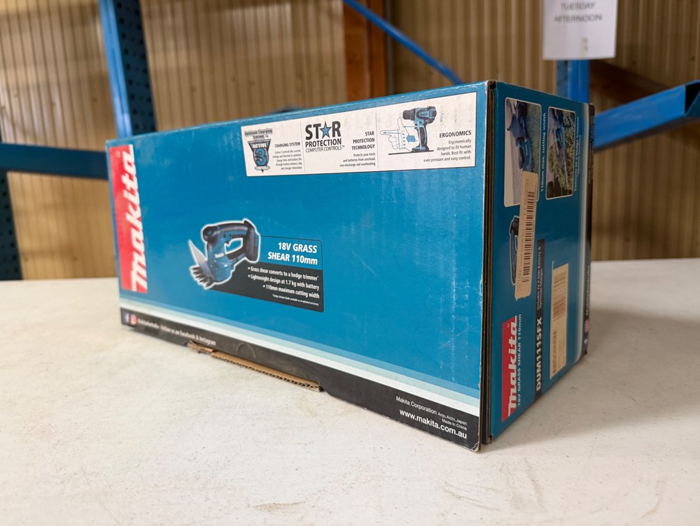 NEW MAKITA 110MM 18V CORDLESS GRASS SHEARER + BATTERY & CHARGER