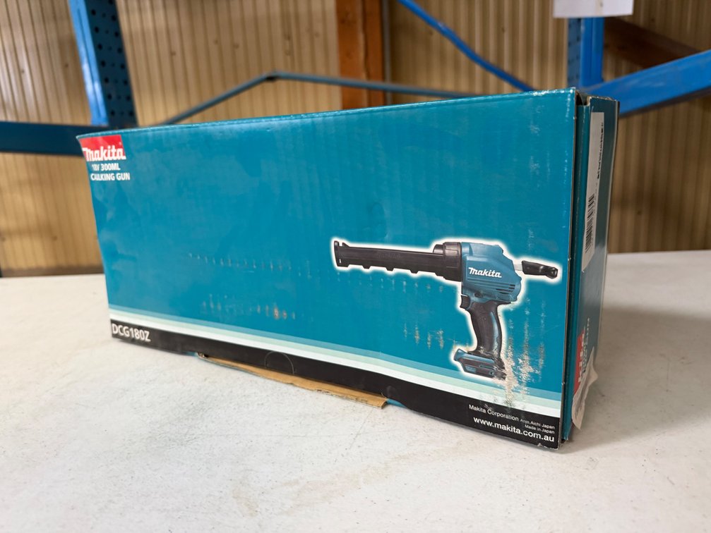 NEW MAKITA 300ML 18V CORDLESS CAULKING GUN