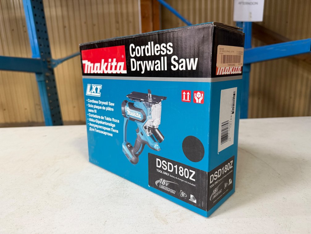 NEW MAKITA 18V CORDLESS DRYWALL SAW