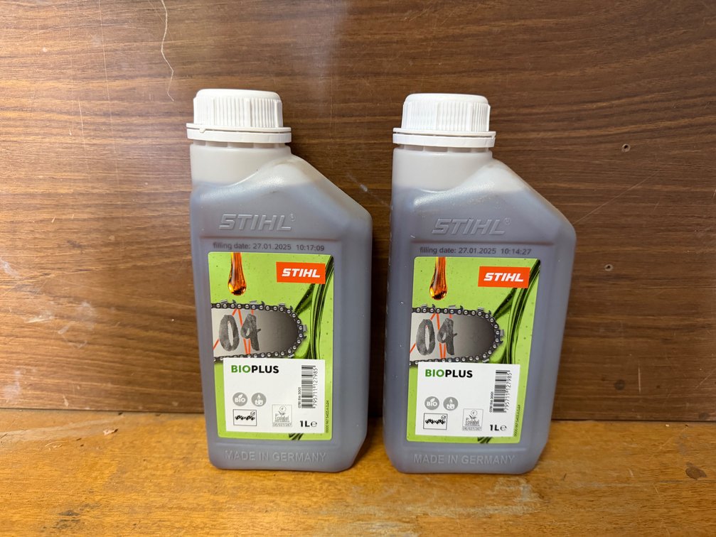 2 x NEW 1L STIHL BIOPLUS BAR & CHAIN OIL