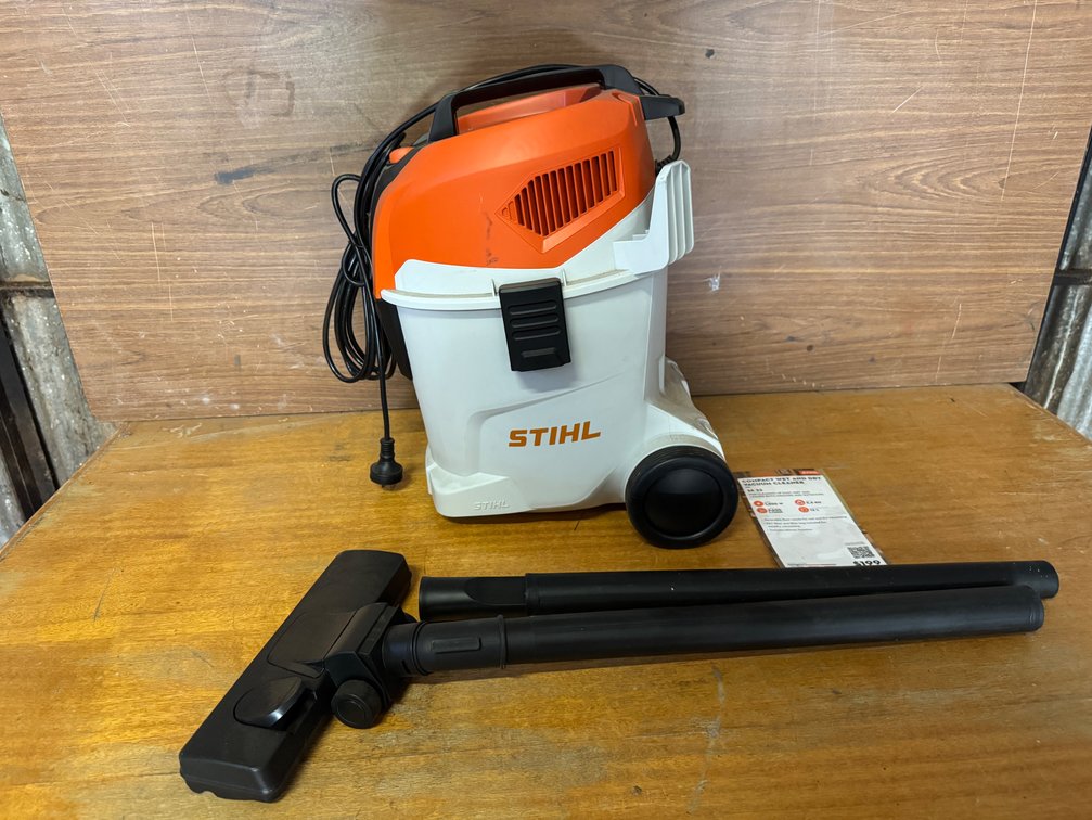 NEW STIHL 1400W ELECTRIC VACUUM
