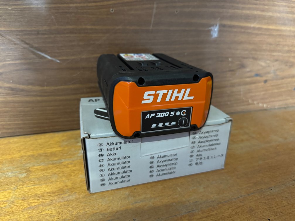 NEW STIHL 36V BATTERY